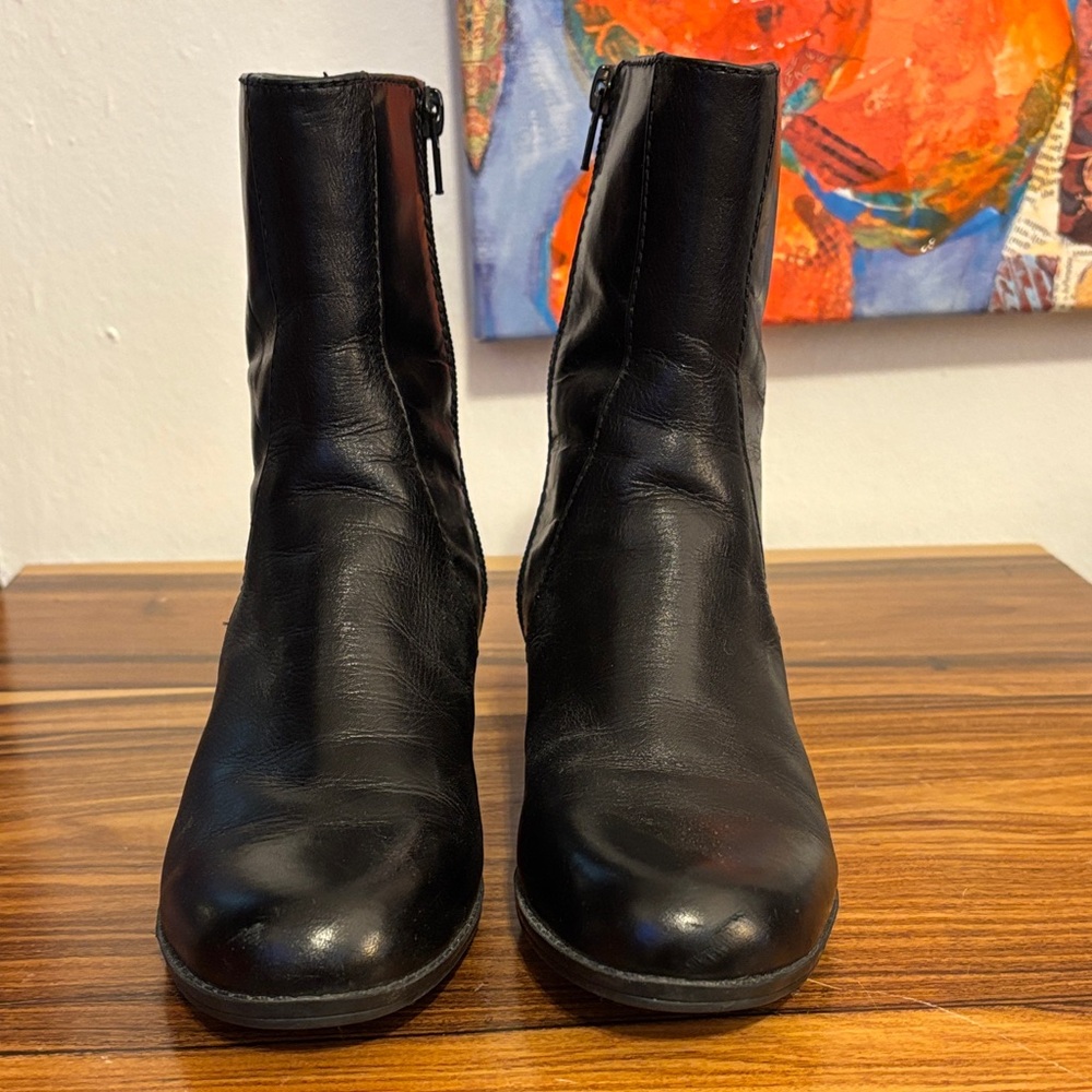 Bandolino Black Leather Ankle Boots